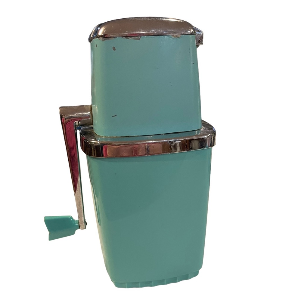 🌸 Vintage Sears Maid of Honor Hand Crank Ice Crusher Turquoise Blue MCM Ki…
